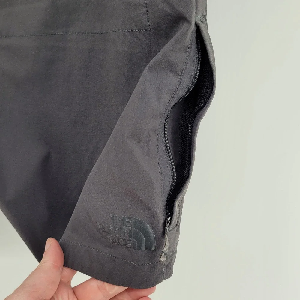 The North Face Mens Size 36 Regular Shorts‎ Gray Nylon Zip Pocket Outdoor Hiking